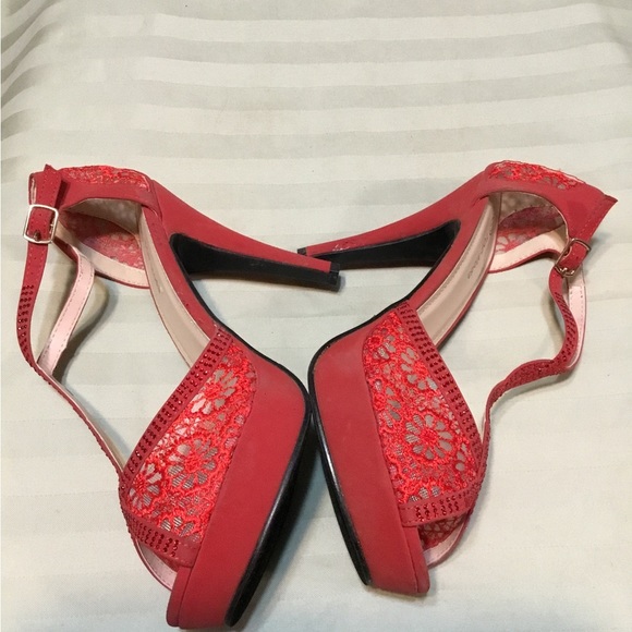 Top Moda Red Lace Platform Heels Rhinestone Embellishments - Picture 9 of 13